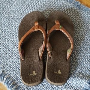 Sanuk yoga mat flip flop